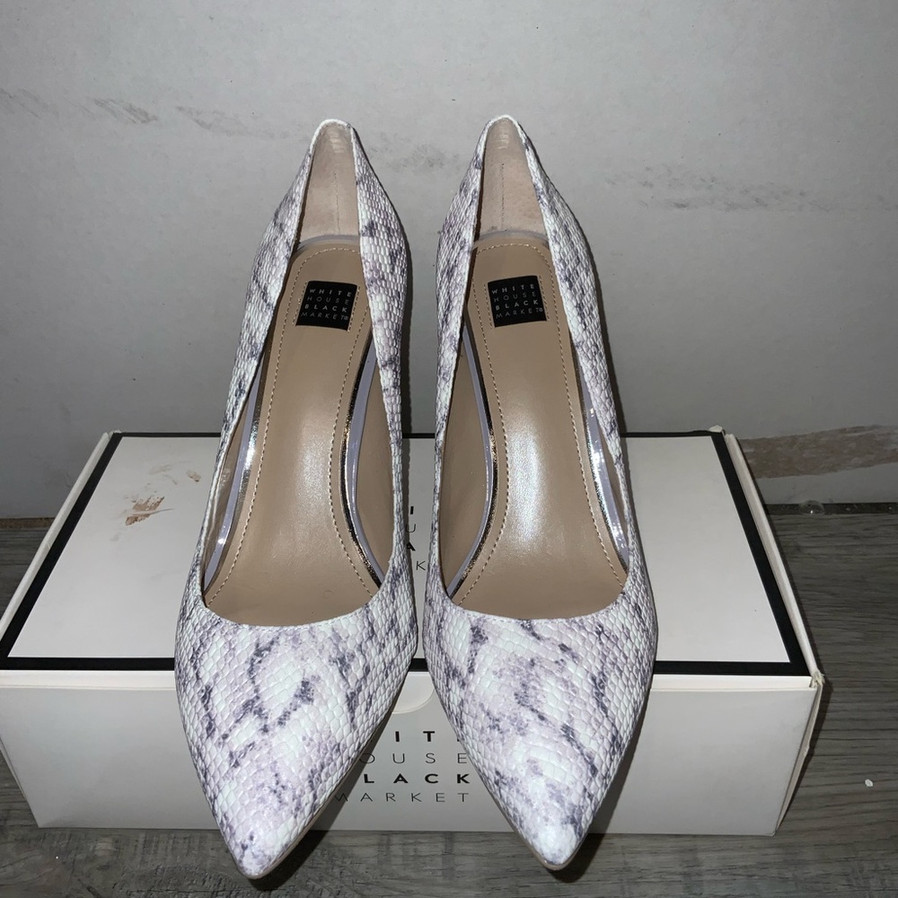 NWT Textured White and Gray Heels - Picture 2 of 6